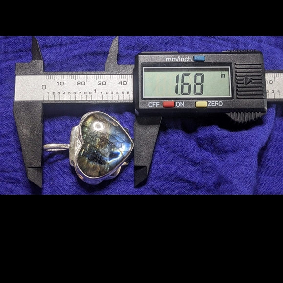 Labradorite Pendant - Picture 6 of 7